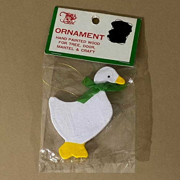 Trim a Tree, Kmart, Vintage 1980s, Hand Painted Wooden White Goose Ornament, 3" - Picture 1 of 2